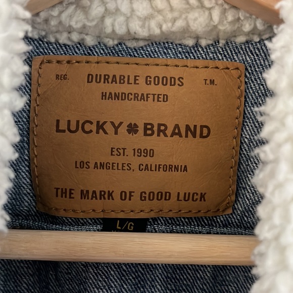 Lucky Brand Tomboy Trucker jean jacket with Sherpa collar (L) - Picture 3 of 3